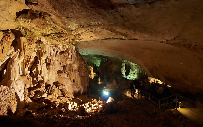 Inside the Marble Caves (Мраморная пещера), lower plateau of Chatyr-Dag